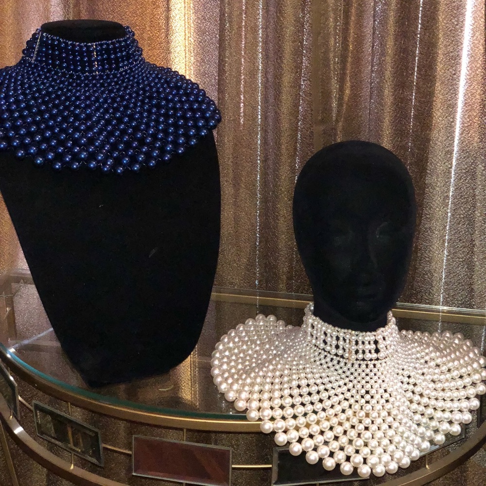 Ivory colored pearl chocker and earrings!